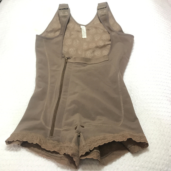 Colombian Tummy Control Body Shaper in Boyshort - Picture 4 of 9